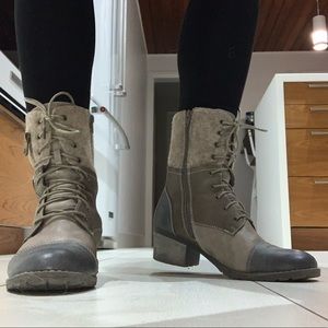 Reiker calf height tricolour boots. Size EU 40. Fits me and I wear size US 10.